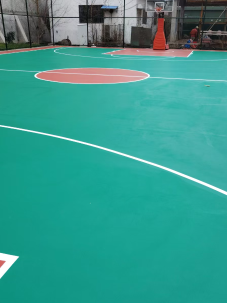 眉山 球场长期使用易出现地面开裂